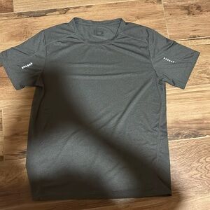 Men’s lululemon shirt